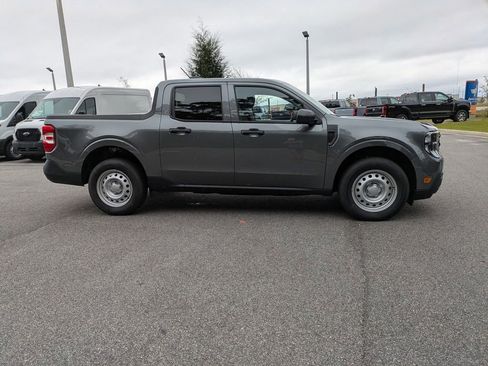 New 2025 Ford Maverick XL image 3