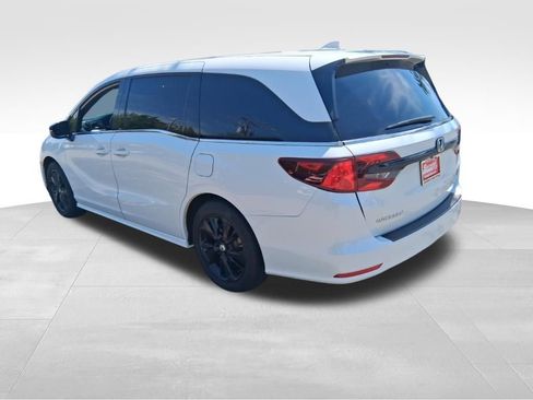 Used 2023 Honda Odyssey Sport image 3