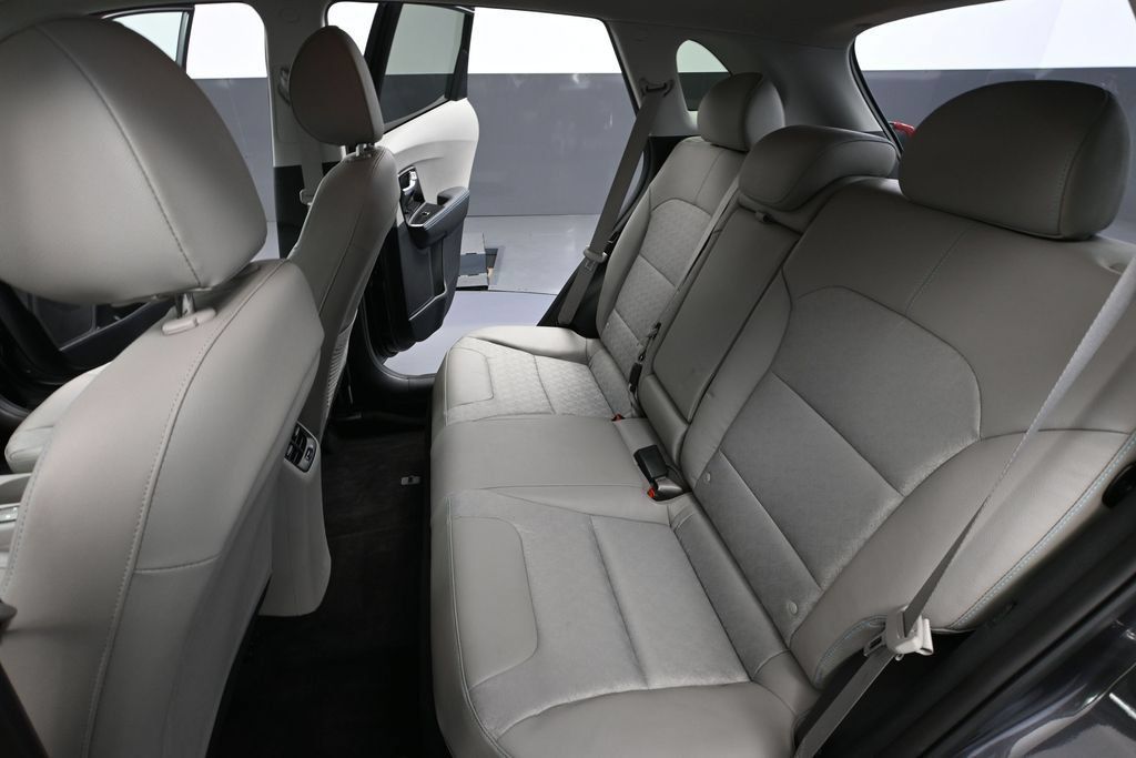 Used 2019 Kia Niro EX FWD image 30