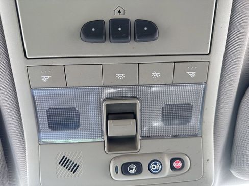 Used 2014 Chevrolet Captiva Sport LT w/ Convenience Package image 24