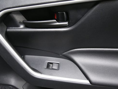 Used 2019 Toyota RAV4 LE w/ All Weather Liner Package AWD/4WD image 23