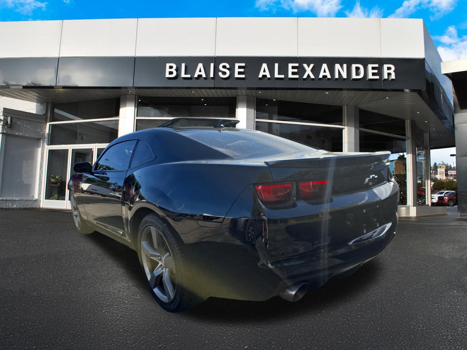 Used 2010 Chevrolet Camaro SS w/ RS Package RWD image 6