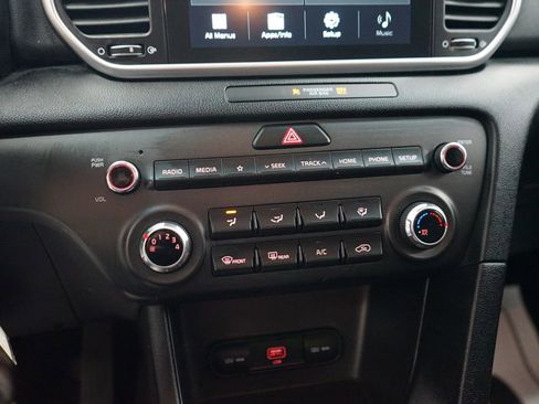 Used 2022 Kia Sportage LX image 34