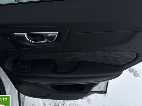 Used 2023 Volvo XC60 B5 Core image 20