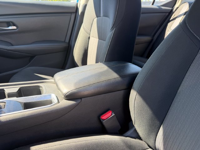 Used 2025 Nissan Sentra SV FWD image 27