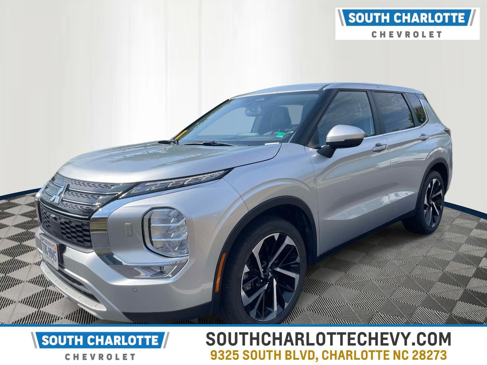 Used 2024 Mitsubishi Outlander SE AWD/4WD image 1