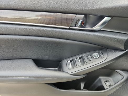 Used 2022 Honda Accord Sport image 14
