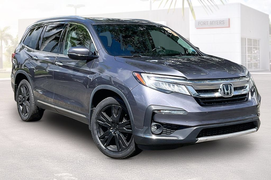 Used 2022 Honda Pilot Touring image 1