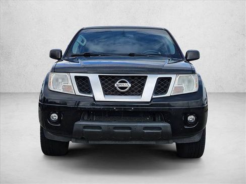 Used 2020 Nissan Frontier SV RWD image 2