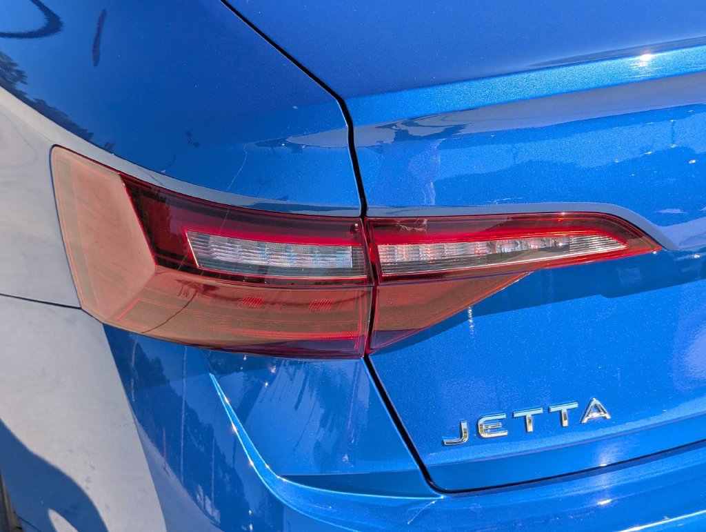 Used 2024 Volkswagen Jetta SE FWD image 12