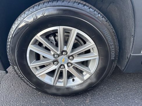 Used 2024 Chevrolet Traverse LT image 10