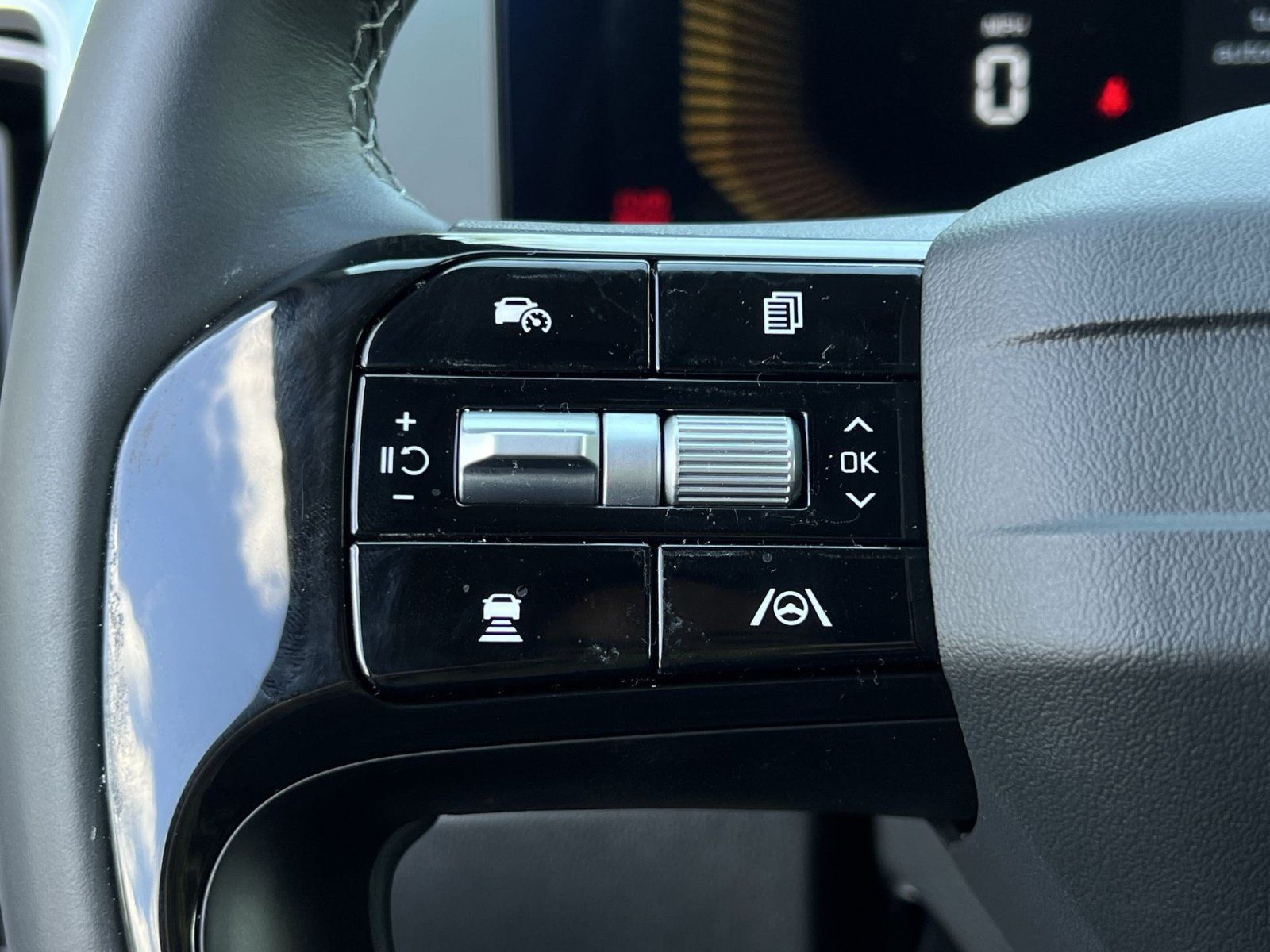 New 2026 Kia Sorento LX FWD image 22