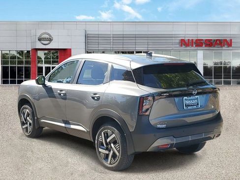 New 2026 Nissan Kicks SV image 2