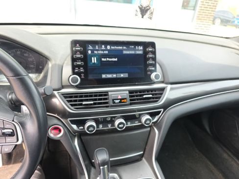 Used 2022 Honda Accord Sport image 3