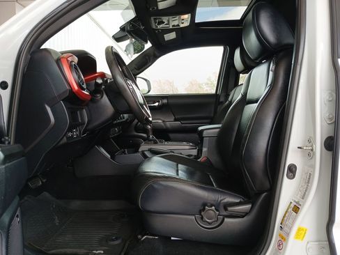 Used 2019 Toyota Tacoma TRD Off-Road image 20