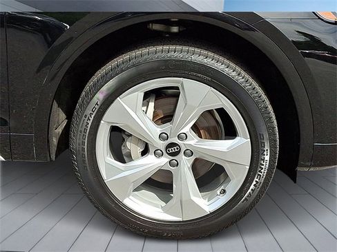 Certified 2023 Audi Q5 2.0T Premium Plus w/ Premium Plus Package image 8