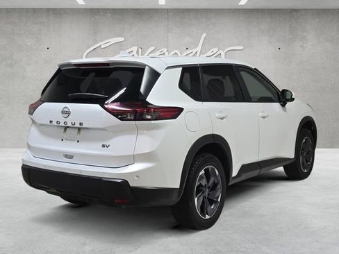 Used 2024 Nissan Rogue SV image 16