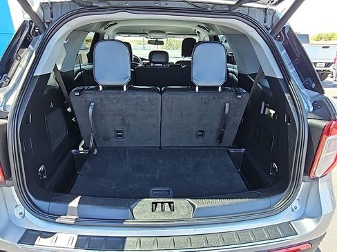 Used 2024 Ford Explorer Limited image 13