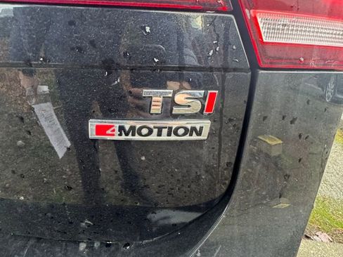 Used 2018 Volkswagen Tiguan SE w/ Panoramic Sunroof Package image 10