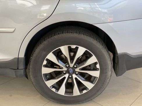 Used 2016 Subaru Outback 2.5i Limited AWD/4WD image 13