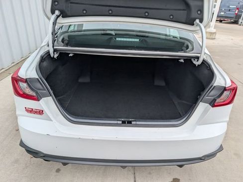 Used 2025 Toyota Camry SE image 23