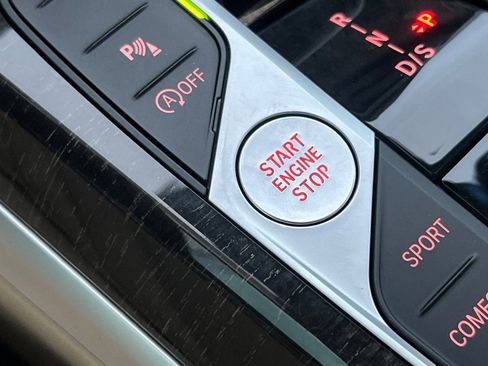 Certified 2023 BMW 330i Sedan w/ Premium Package image 18