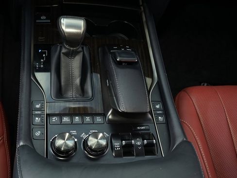 Used 2019 Lexus LX 570 570 image 17