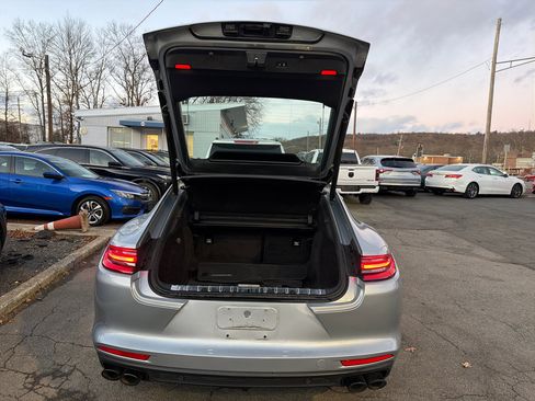 Used 2019 Porsche Panamera 4 image 9