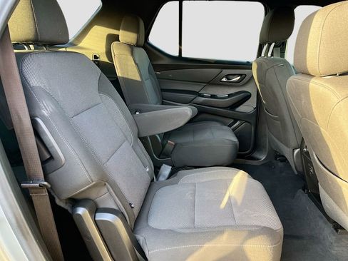 Used 2023 Chevrolet Traverse LT image 26