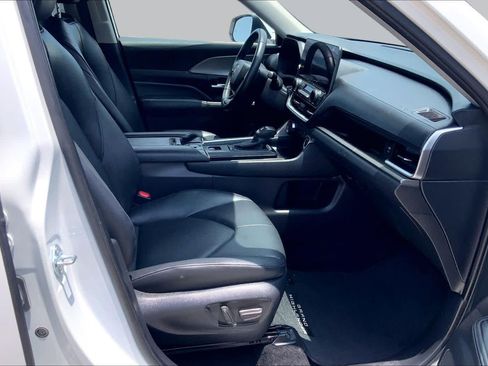 Used 2025 Toyota Grand Highlander AWD image 9