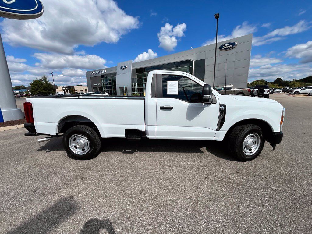 Used 2025 Ford F350 XL RWD image 9