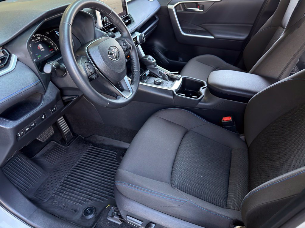 Used 2025 Toyota RAV4 SE w/ Convenience Package AWD/4WD image 19