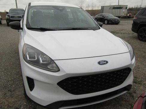 Used 2020 Ford Escape S image 8