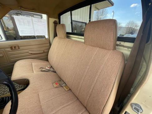 Used 1987 Toyota Pickup 4x4 Regular Cab image 17
