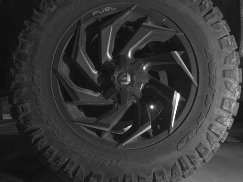 Used 2021 Chevrolet Silverado 2500 Custom w/ Custom Value Package image 13