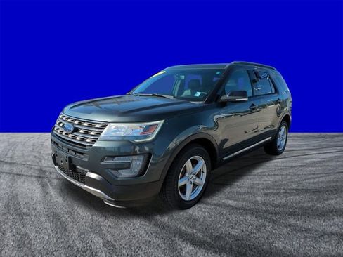 Used 2016 Ford Explorer XLT w/ Equipment Group 202A AWD/4WD image 8
