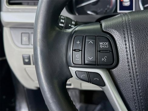 Certified 2019 Toyota Highlander XLE image 23