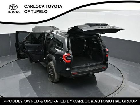 Used 2025 Toyota 4Runner SR5 AWD/4WD image 60