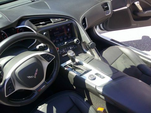 Used 2015 Chevrolet Corvette Z06 w/ 3LZ Preferred Equipment Group RWD image 47