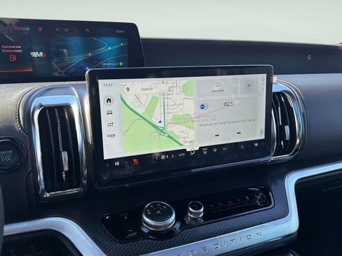 New 2025 Ford Expedition Platinum w/ Stealth Performance Package image 36