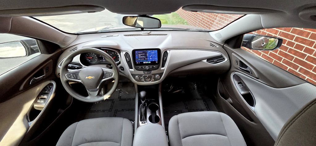 Used 2023 Chevrolet Malibu LS FWD image 13