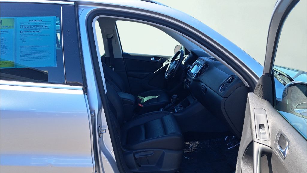Used 2012 Volkswagen Tiguan SE AWD/4WD image 16