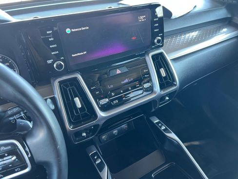 Used 2022 Kia Sorento S image 17