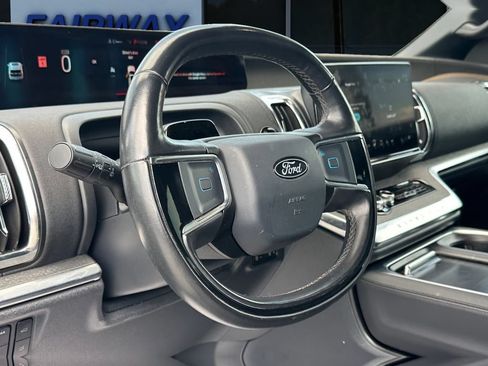 Used 2025 Ford Expedition Tremor AWD/4WD image 15