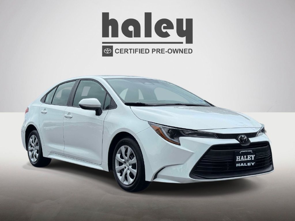 Used 2025 Toyota Corolla LE FWD image 1