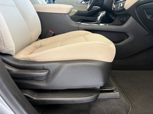 Used 2023 Chevrolet Traverse LS FWD image 36