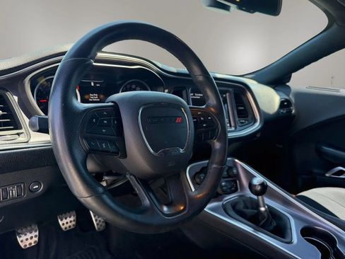 Used 2018 Dodge Challenger R/T Scat Pack RWD image 11