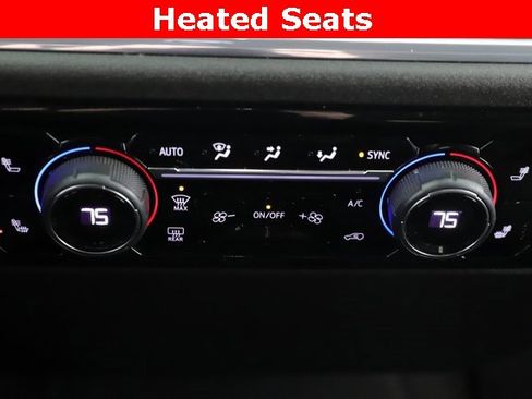 Used 2025 Chevrolet Silverado 1500 LT image 4