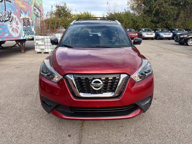 Used 2018 Nissan Kicks SR w/ Exterior Package FWD image 2