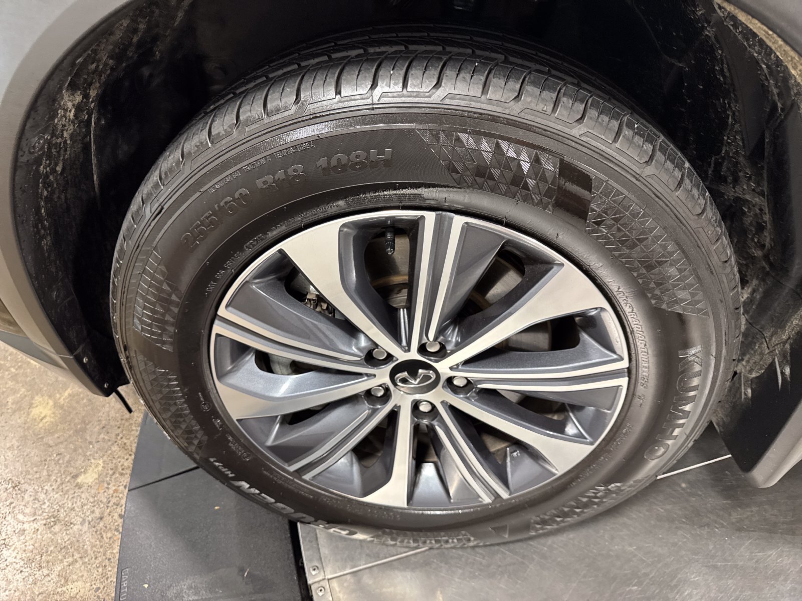 Certified 2025 INFINITI QX60 Pure AWD/4WD image 2